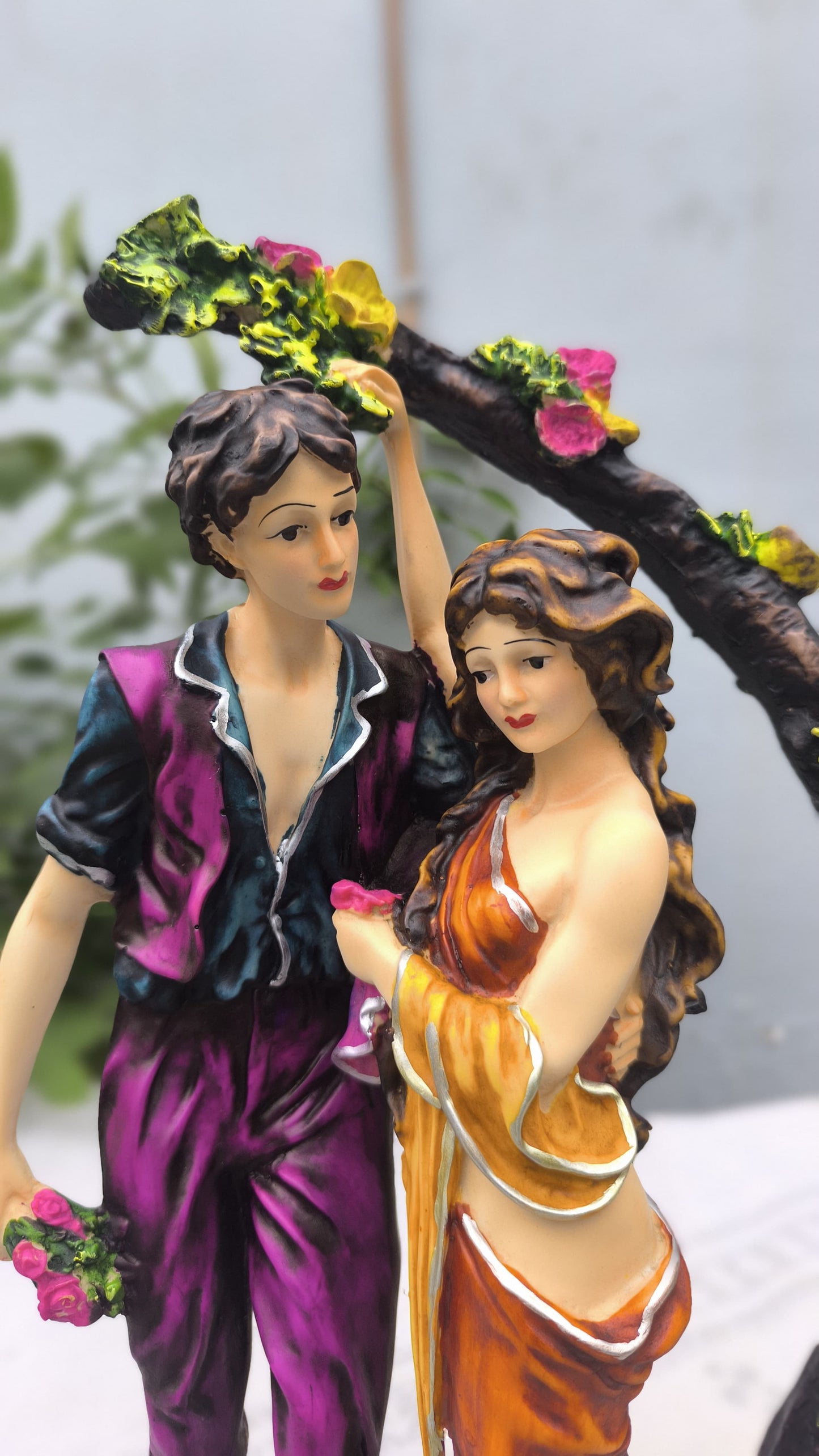 19 Inch Romantic Couple Under Tree Statue | Decorative Resin Love Figurine for Home Decor & Gifting