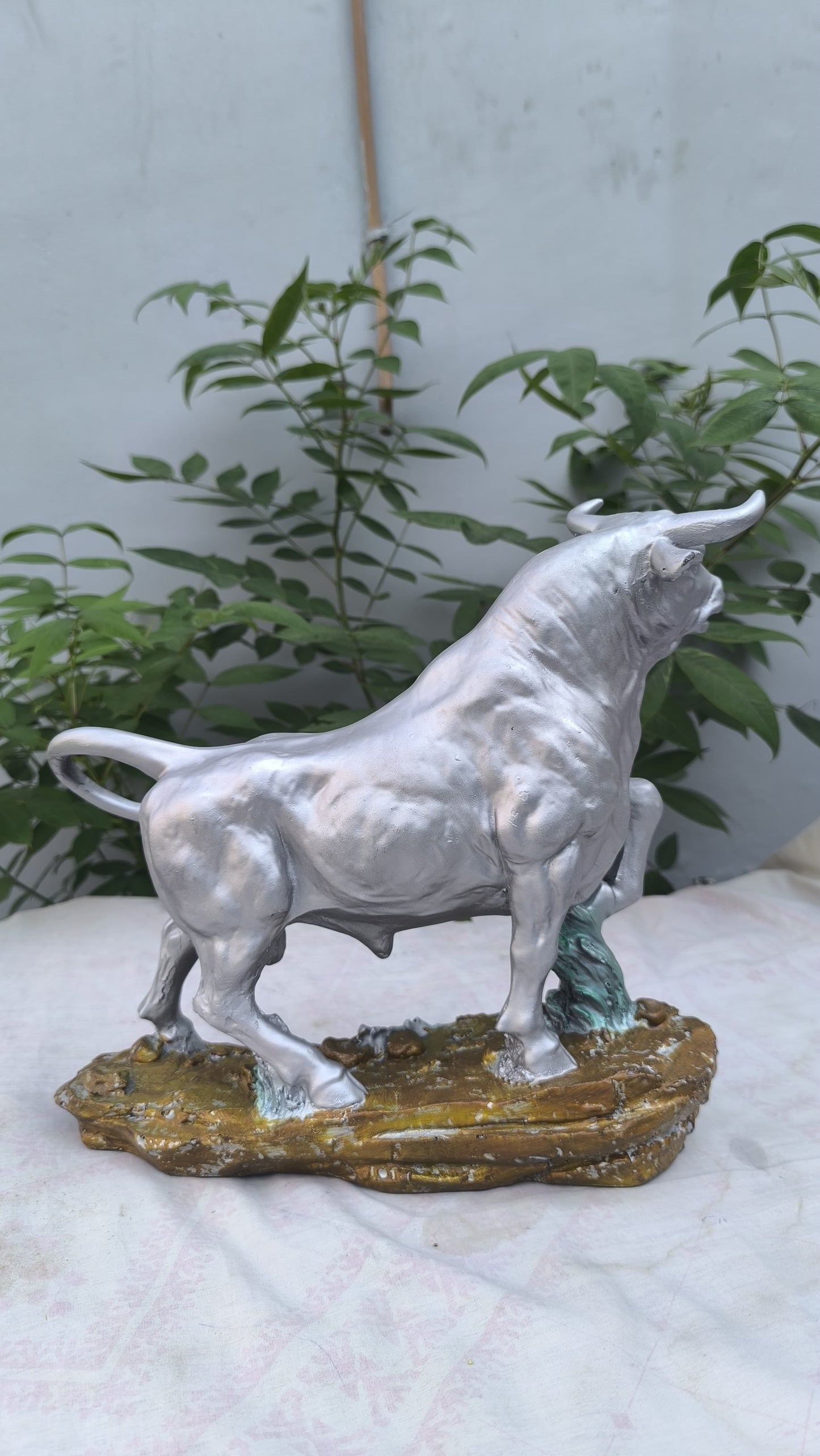 13 Inch Silver Bull Showpiece | Powerful Ox Idol for Office Desk, Home Decor & Gifting