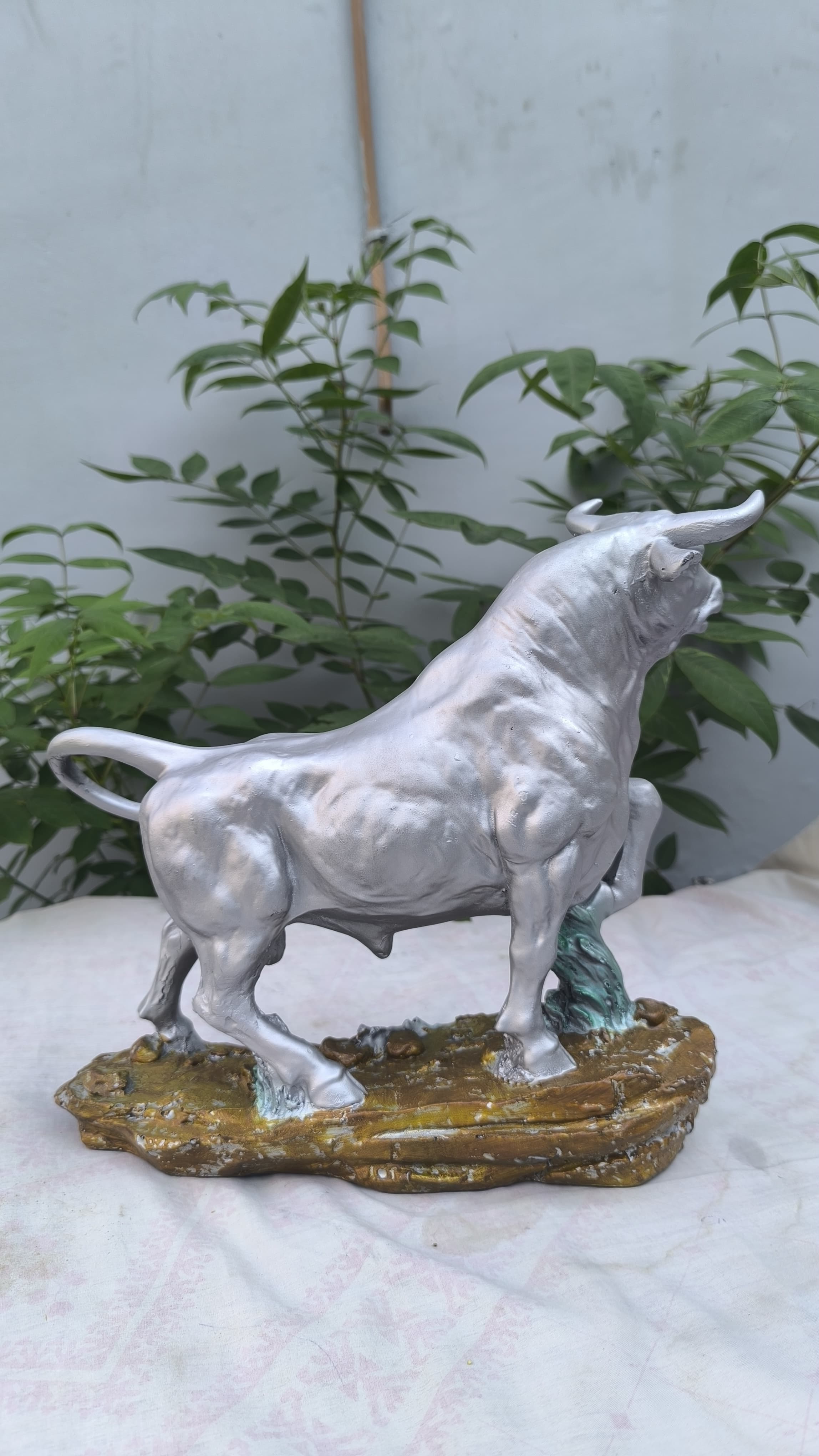 13 Inch Silver Bull Showpiece | Powerful Ox Idol for Office Desk, Home Decor & Gifting