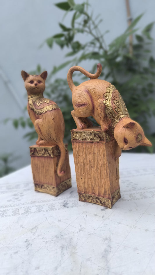 13 Inch Antique Cat Showpiece Set | Decorative Resin Cats on Pedestal for Home Décor