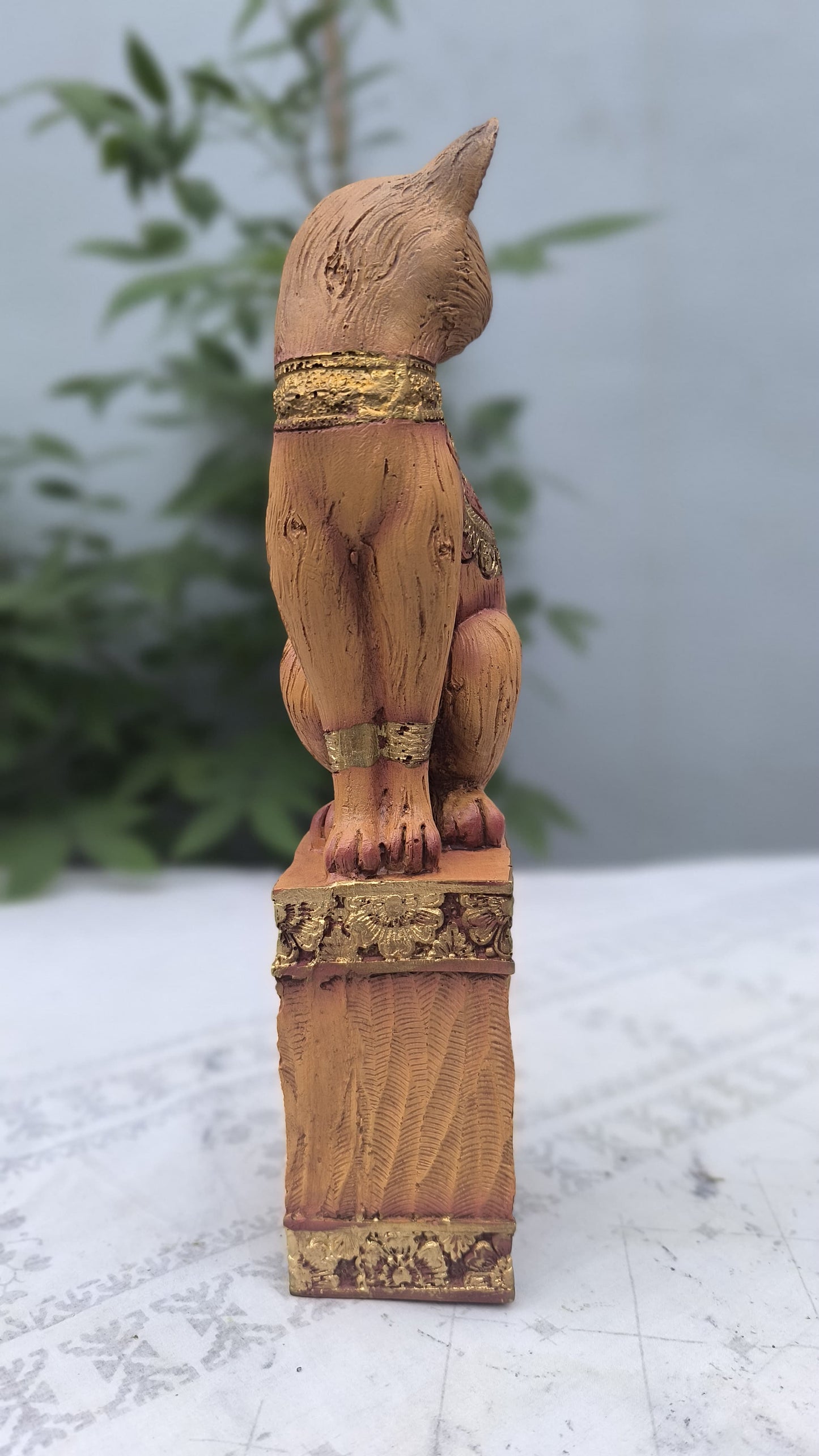 13 Inch Antique Cat Showpiece Set | Decorative Resin Cats on Pedestal for Home Décor