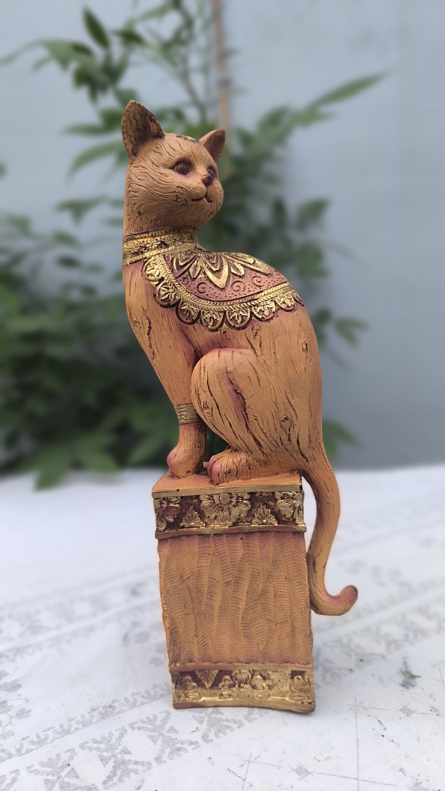 13 Inch Antique Cat Showpiece Set | Decorative Resin Cats on Pedestal for Home Décor