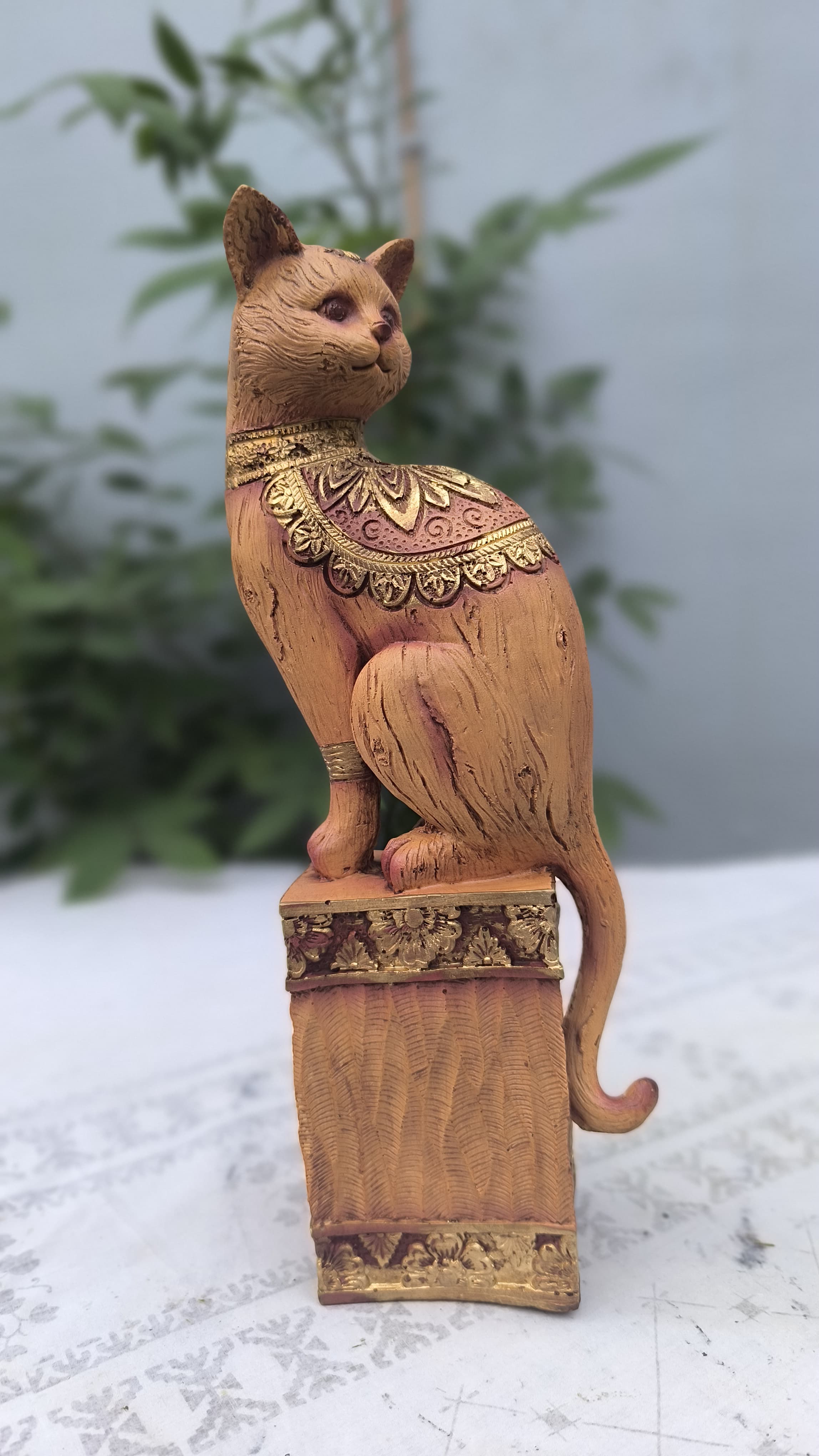 13 Inch Antique Cat Showpiece Set | Decorative Resin Cats on Pedestal for Home Décor