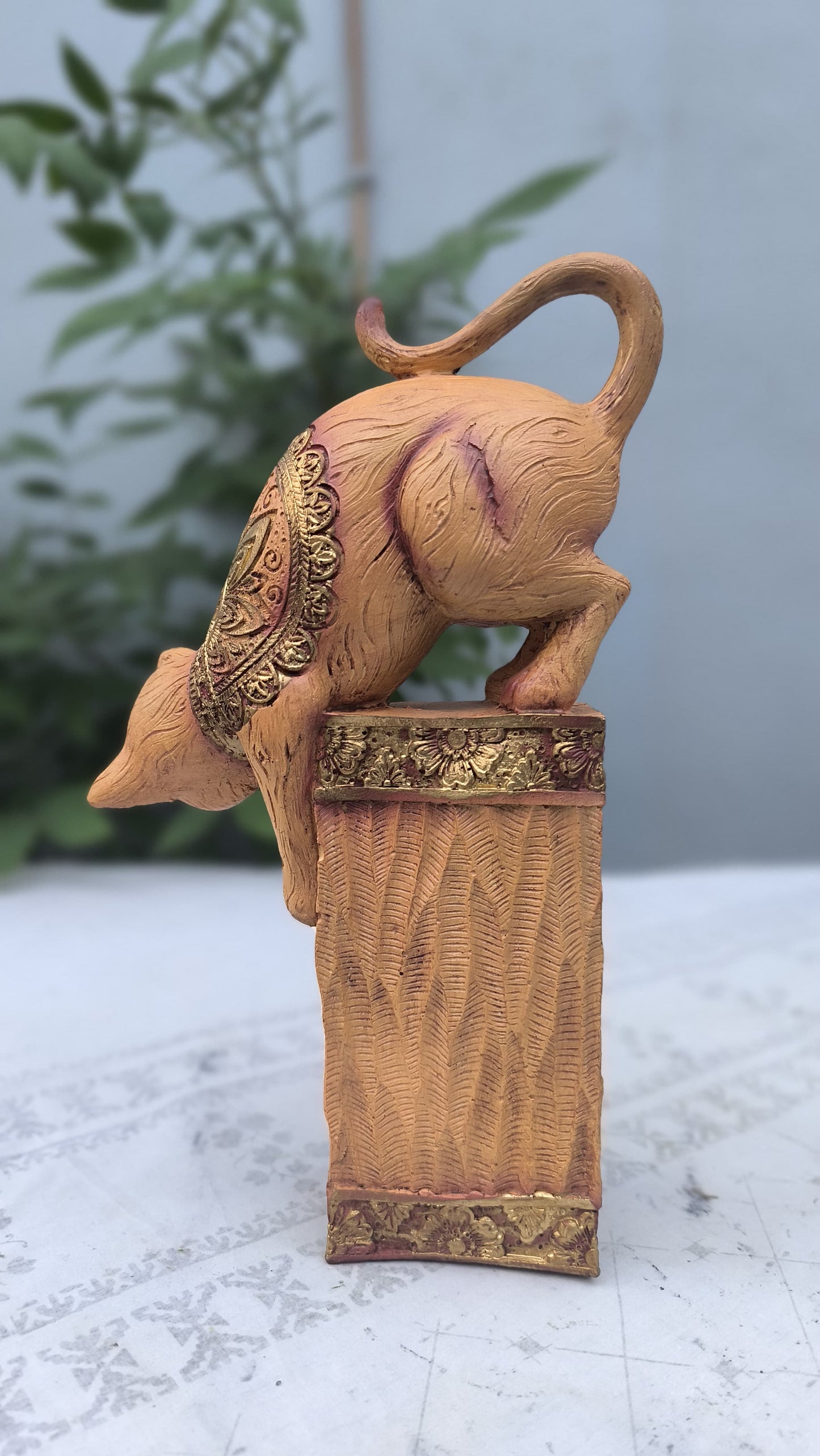 13 Inch Antique Cat Showpiece Set | Decorative Resin Cats on Pedestal for Home Décor