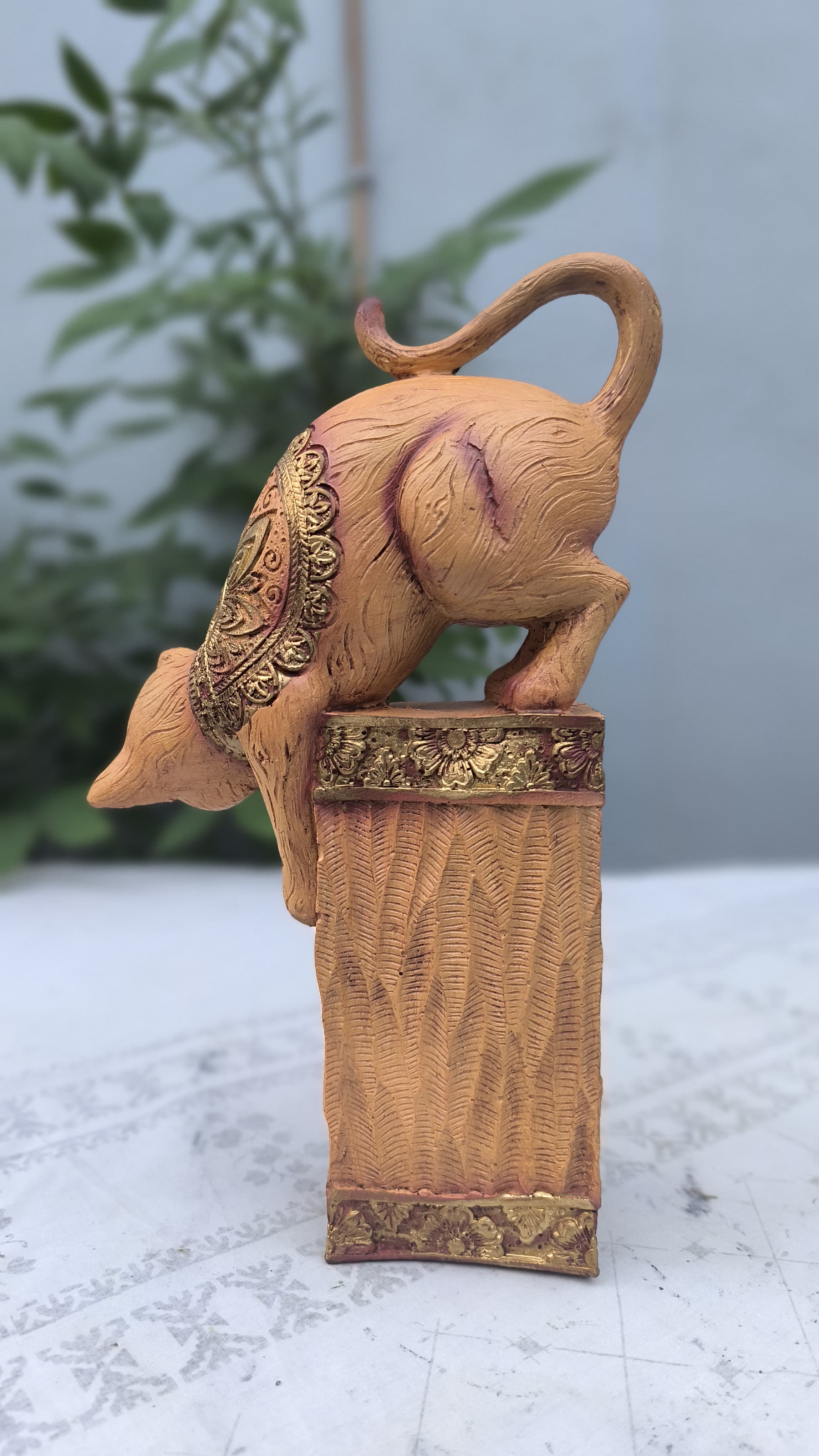 13 Inch Antique Cat Showpiece Set | Decorative Resin Cats on Pedestal for Home Décor